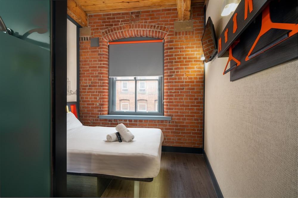 Hotel Easyhotel